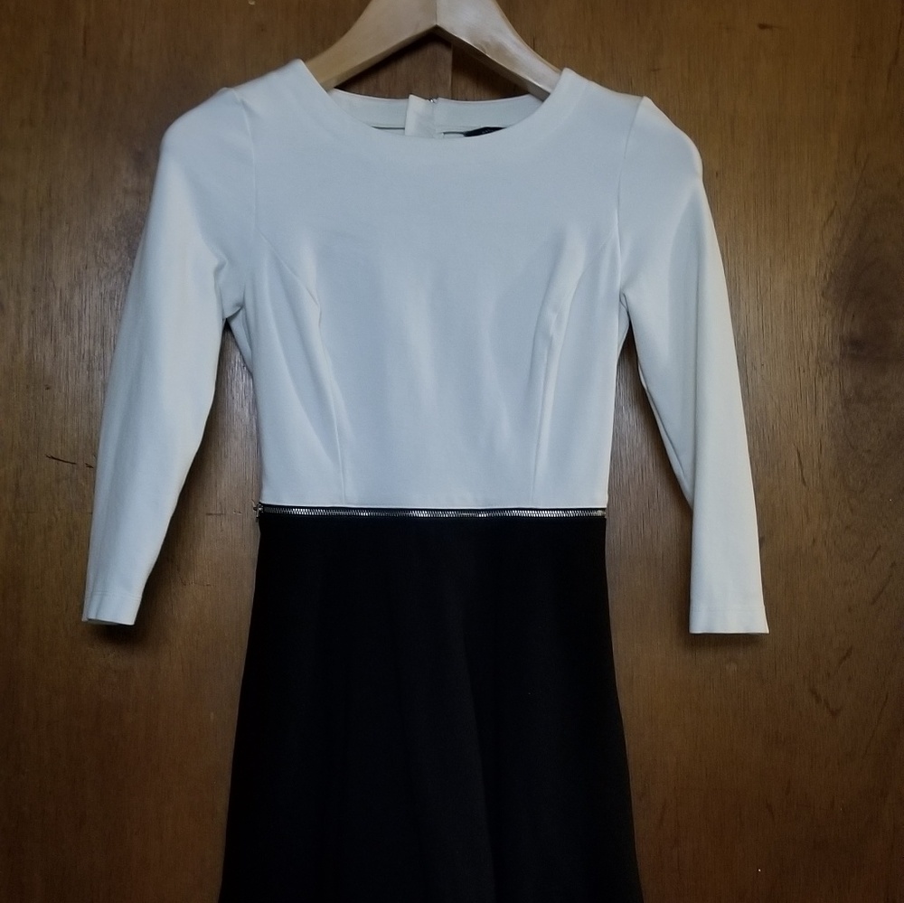 Banana republic black and white dress